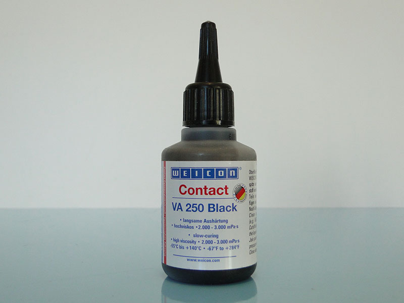 Cyanacrylatkleber schwarz bis +135°C