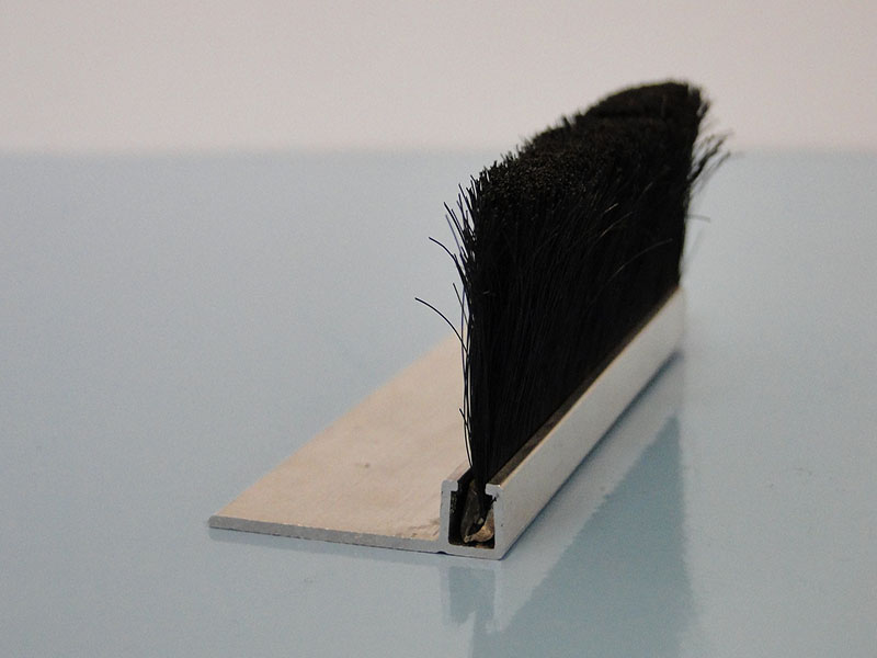 Alu-Winkelprofil Neopa mit Bürste