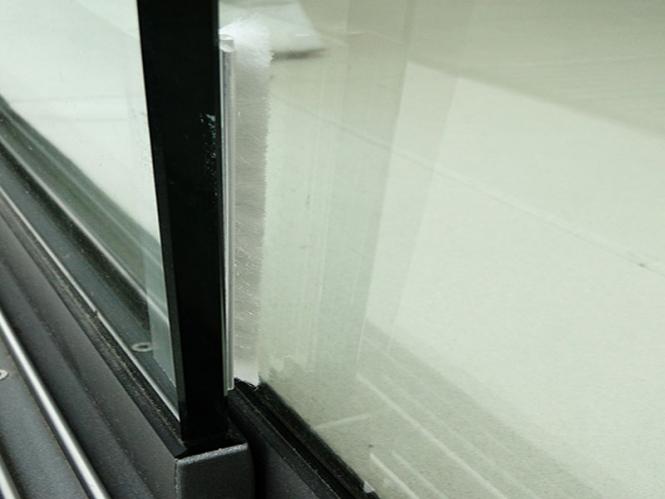 Alu-Klebe-Bürstenschiene Kilan