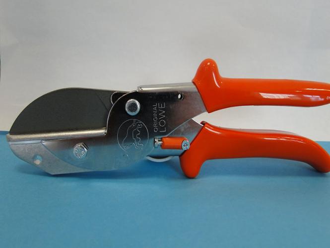 Spezialschere für Treppen-Handlauf