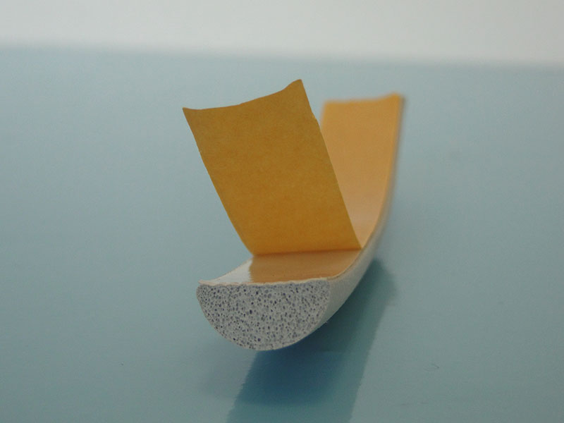 Soko Hö: 7,5mm, Br: 15mm, selbstklebend Moosgummi Halbrundprofil