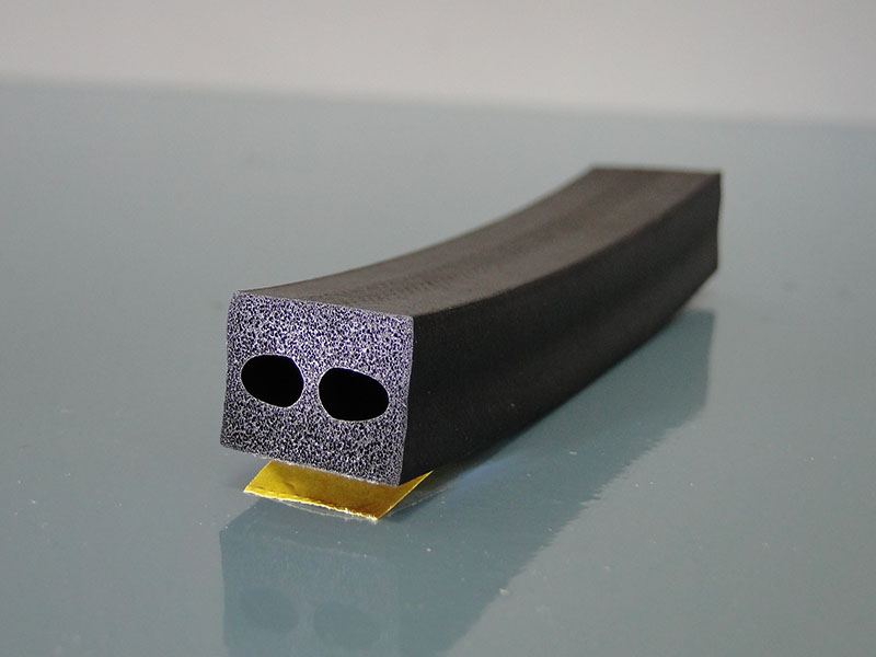 Melano selbstklebend Moosgummi Profil