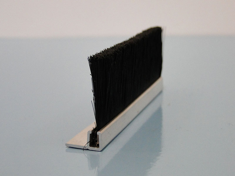 Alu-Winkelprofil Bampa mit Bürste