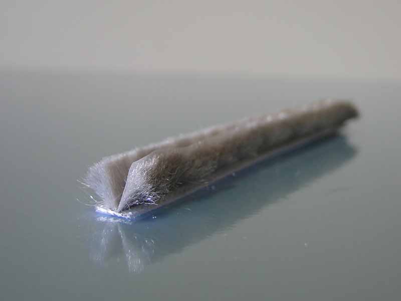 Bürstendichtung mit Kunststoffstreiflippe