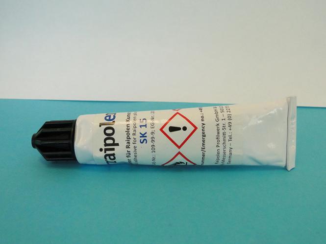 Kleber für Trepenhandlauf-Endkappen