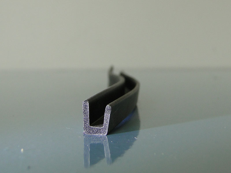 Moosgummi U- Profil Achillusa Höhe: 7,5 x Breite: 6,5 mm